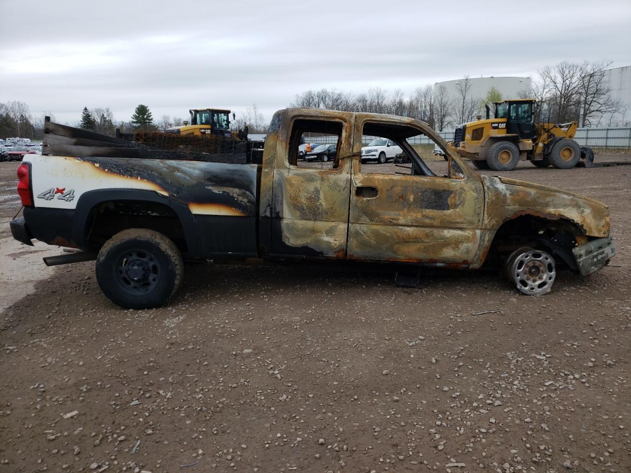 Photo 10 from auction – 2004 CHEVROLET SILVERADO with VIN 1GCHK29U34E364677