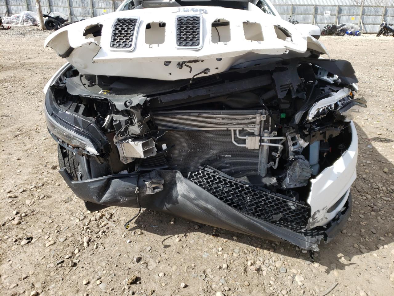 Photo 9 from auction – 2019 JEEP CHEROKEE L with VIN 1C4PJLLB8KD222159