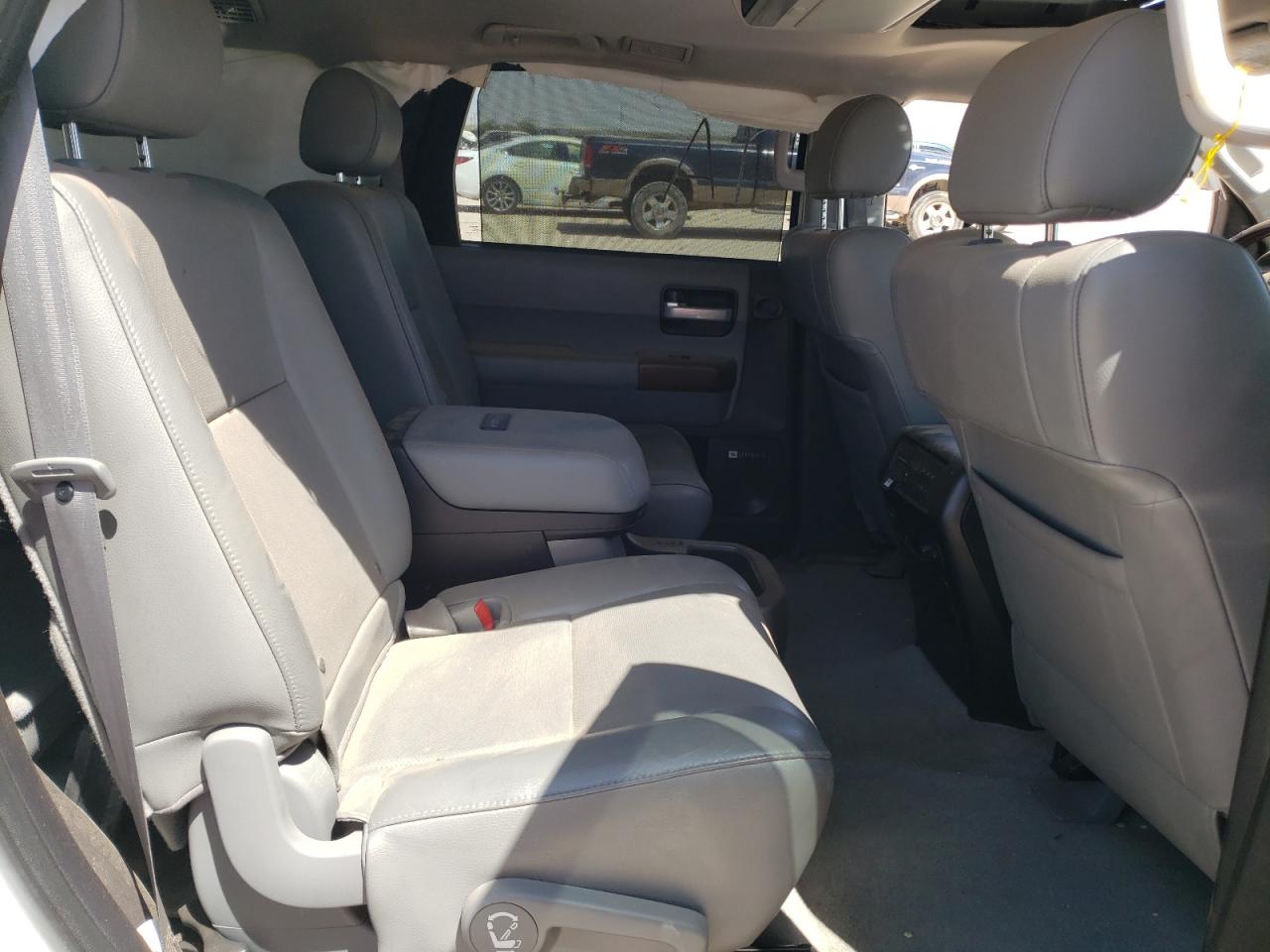 Photo 6 from auction – 2011 TOYOTA SEQUOIA PL with VIN 5TDYY5G11BS032639