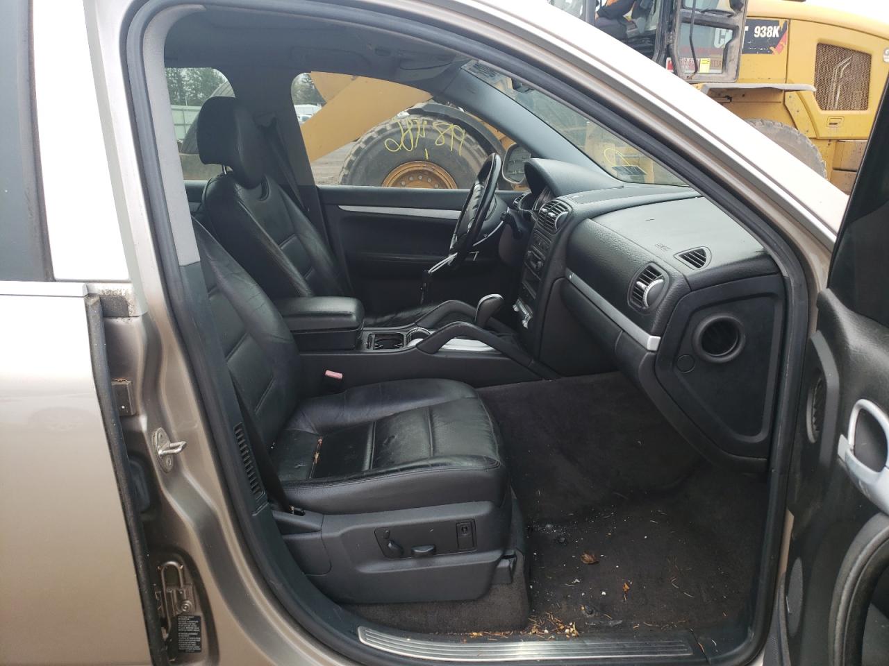 Photo 5 from auction – 2004 PORSCHE CAYENNE S with VIN WP1AB29P74LA72018