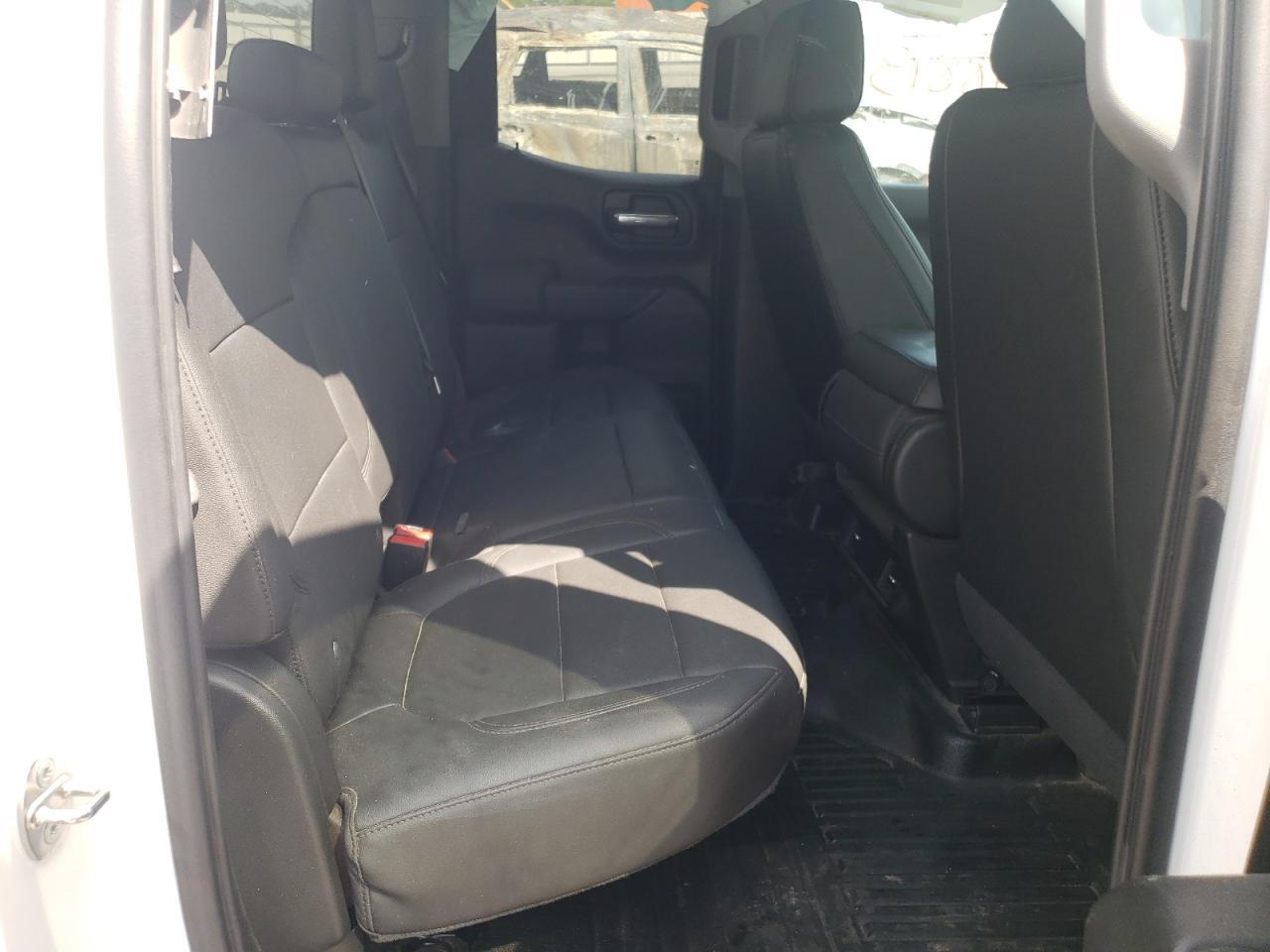 Photo 6 from auction – 2019 CHEVROLET SILVERADO with VIN 1GCRWAEH8KZ410313