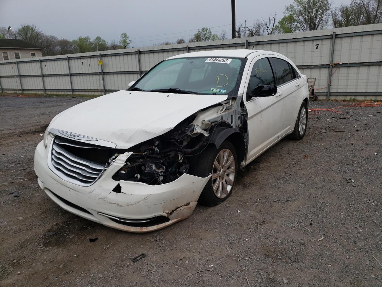 Photo 2 from auction – 2013 CHRYSLER 200 TOURIN with VIN 1C3CCBBB7DN602633