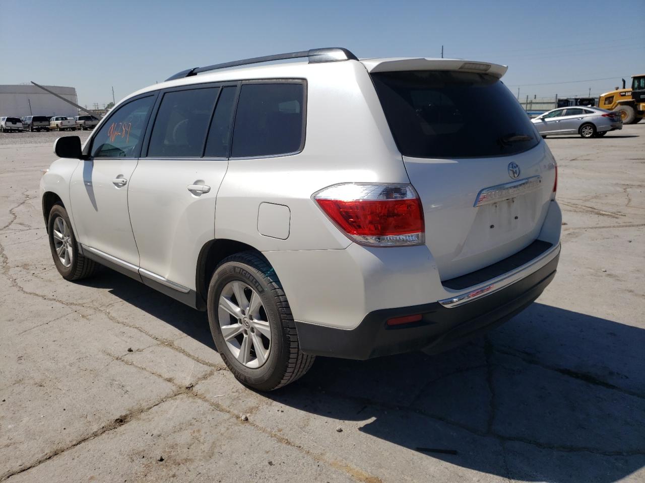 Photo 3 from auction – 2013 TOYOTA HIGHLANDER with VIN 5TDZK3EH0DS104833