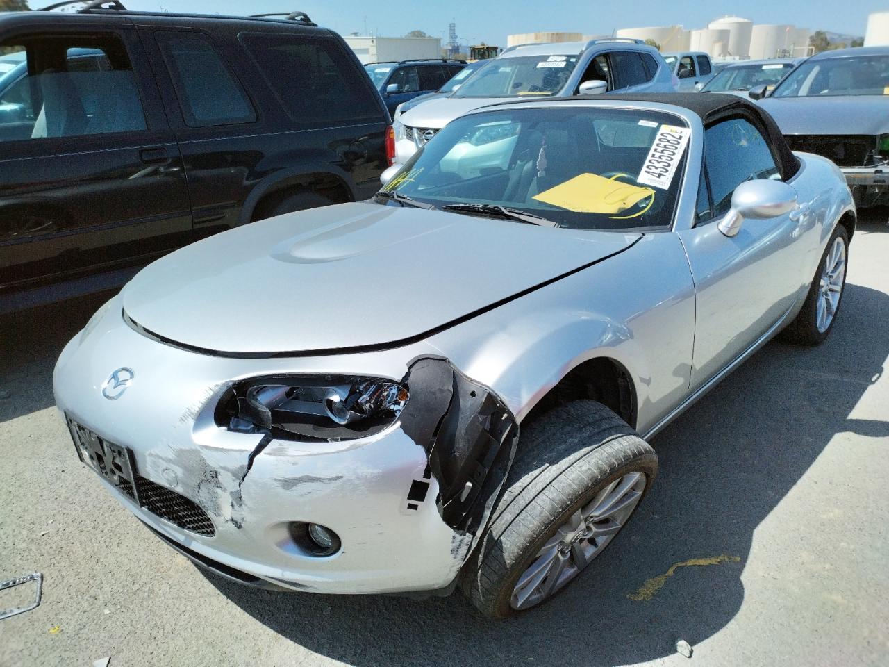 Photo 2 from auction – 2006 MAZDA MX-5 MIATA with VIN JM1NC25FX60105854