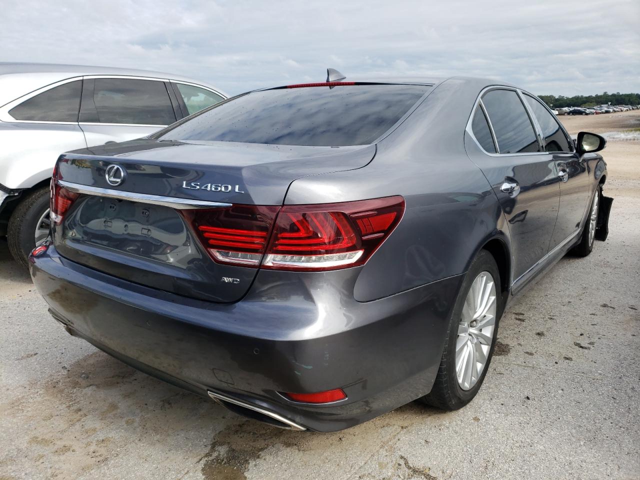 Photo 4 from auction – 2015 LEXUS LS 460L with VIN JTHDL5EF1F5007343