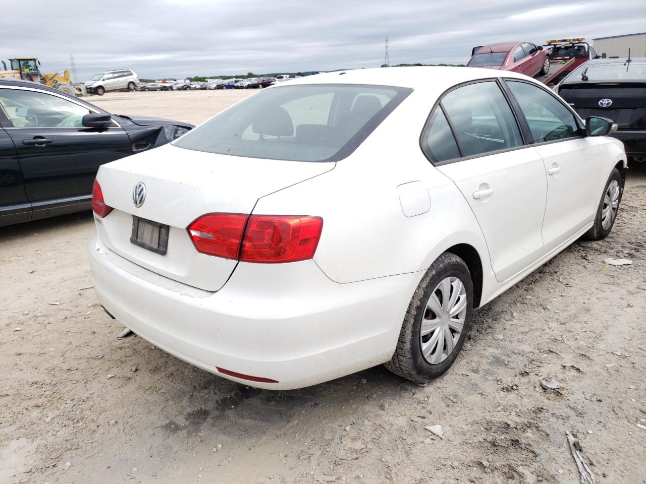 Photo 4 from auction – 2013 VOLKSWAGEN JETTA BASE with VIN 3VW2K7AJ8DM254767