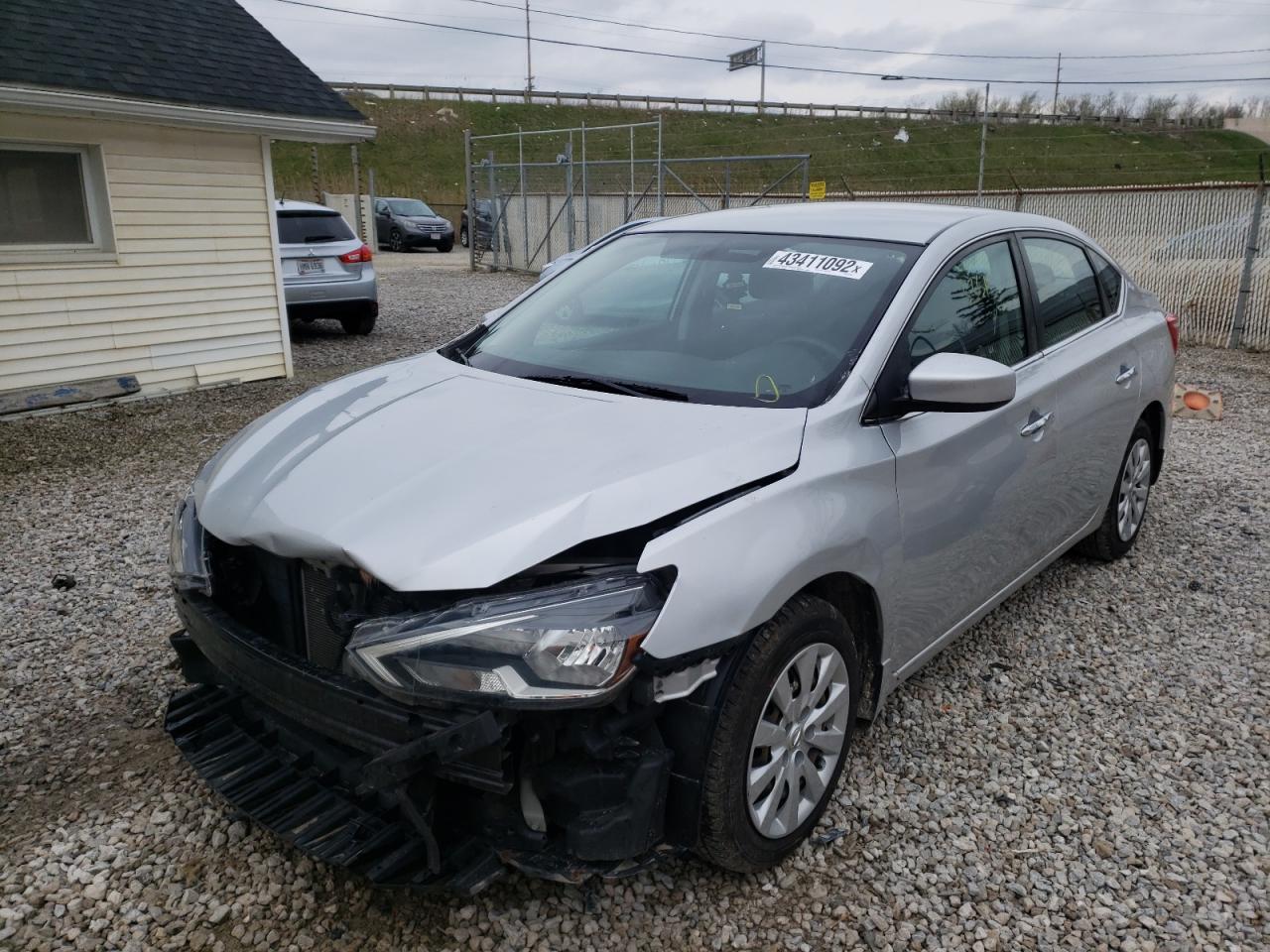 Photo 2 from auction – 2017 NISSAN SENTRA S/S with VIN 3N1AB7AP5HY281963