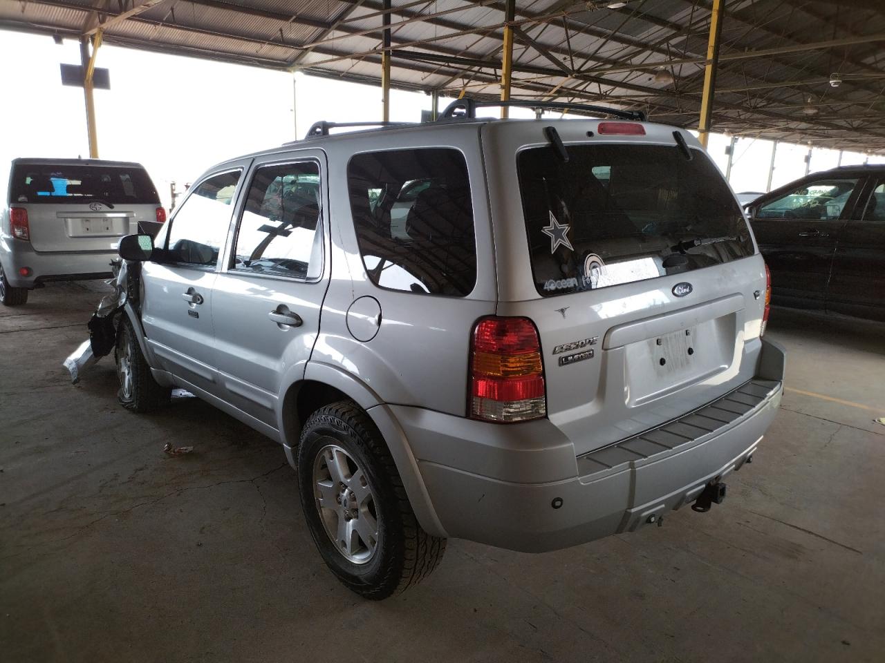 Photo 3 from auction – 2007 FORD ESCAPE LIM with VIN 1FMCU04117KA43955