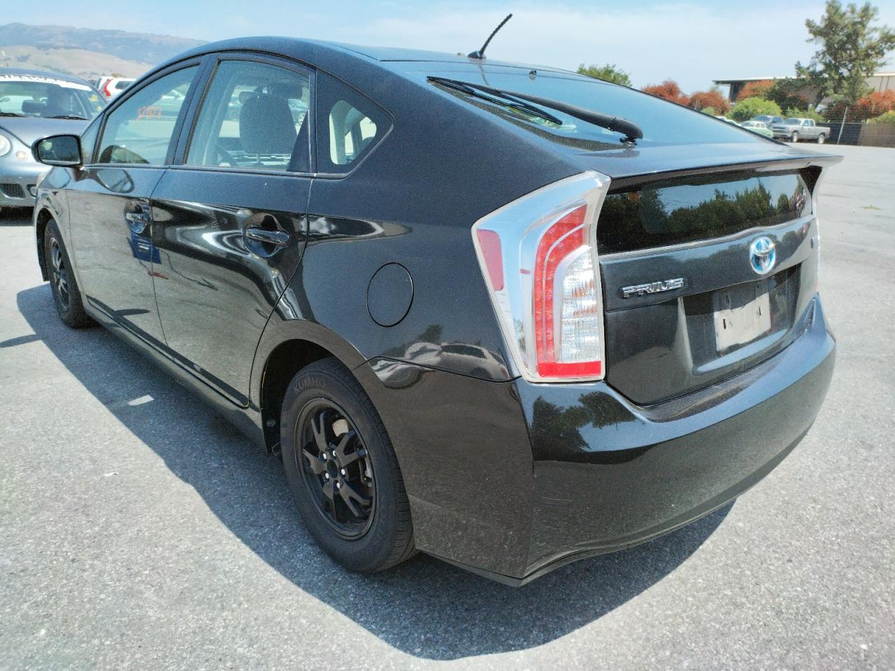 Photo 3 from auction – 2013 TOYOTA PRIUS with VIN JTDKN3DUXD0354431