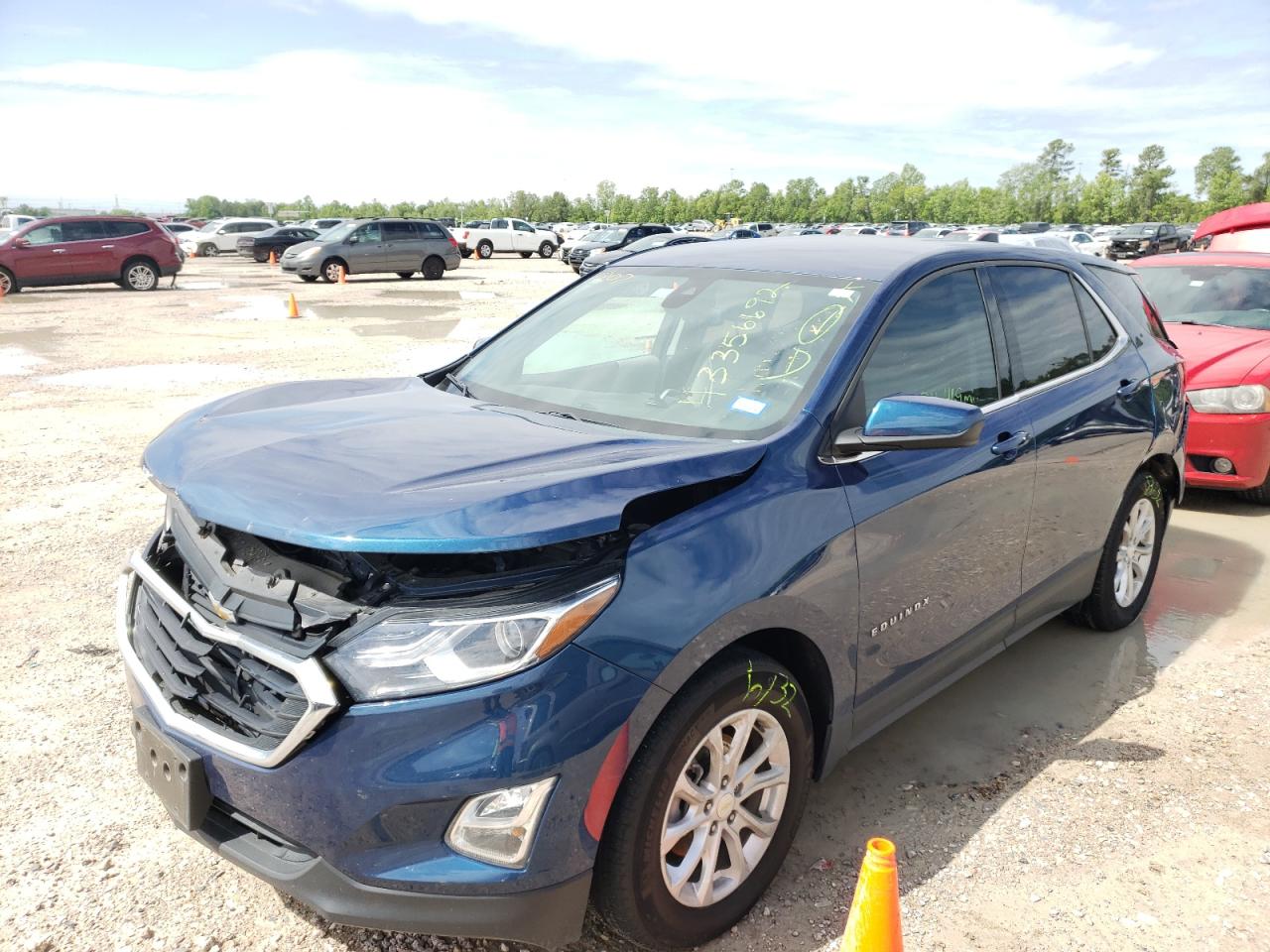 Photo 2 from auction – 2020 CHEVROLET EQUINOX LT with VIN 3GNAXKEV2LL327207