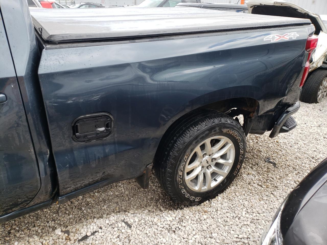 Photo 9 from auction – 2019 CHEVROLET SILVERADO with VIN 1GCRYEEDXKZ414345