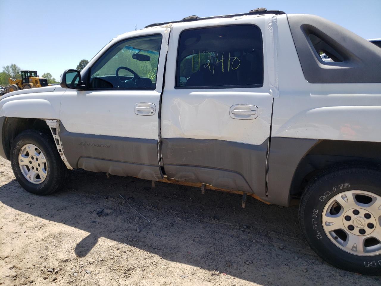 Photo 9 from auction – 2002 CHEVROLET AVALANCHE with VIN 3GNEC13TX2G352923