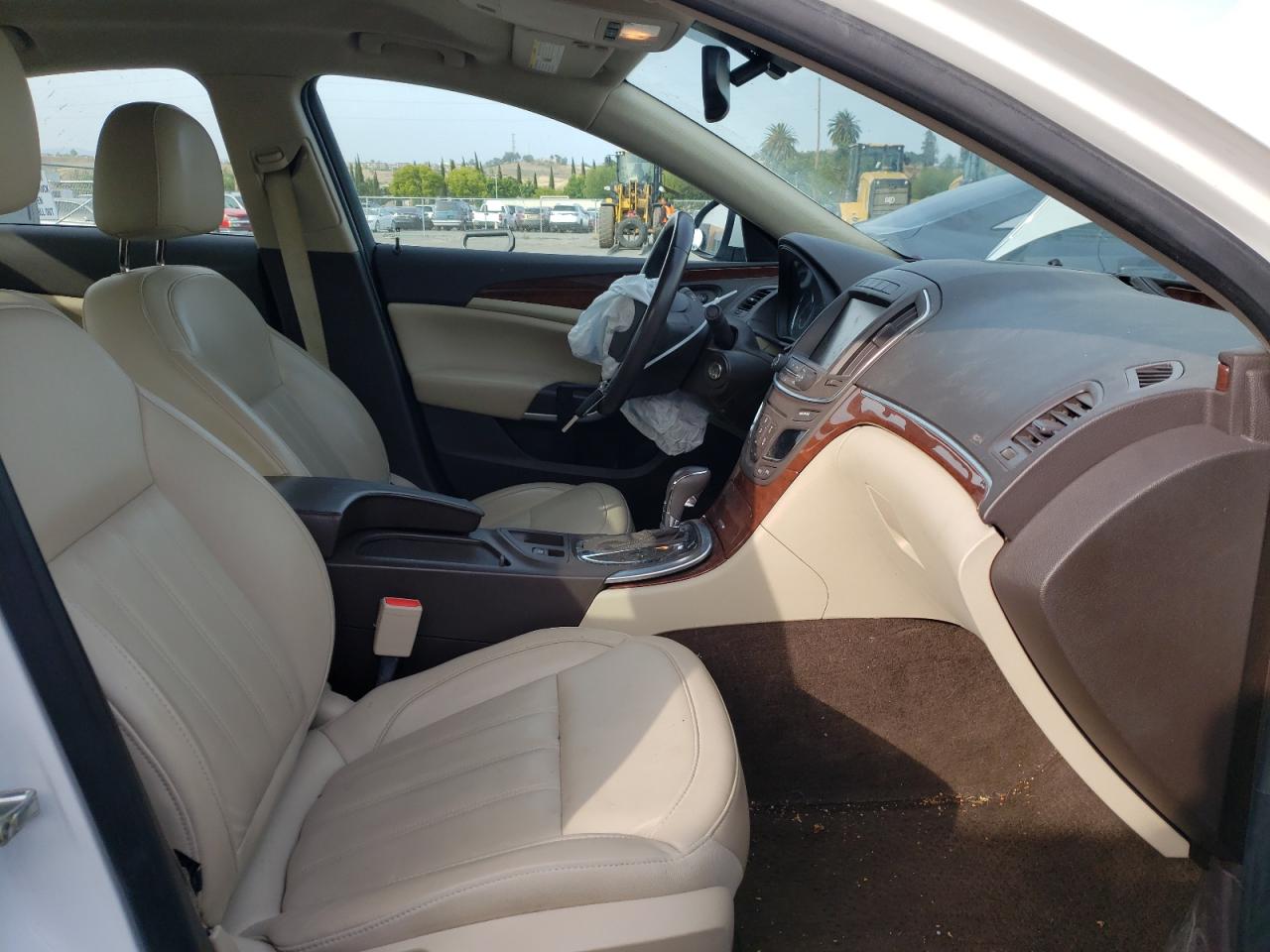 Photo 5 from auction – 2014 BUICK REGAL with VIN 2G4GK5EX2E9233592