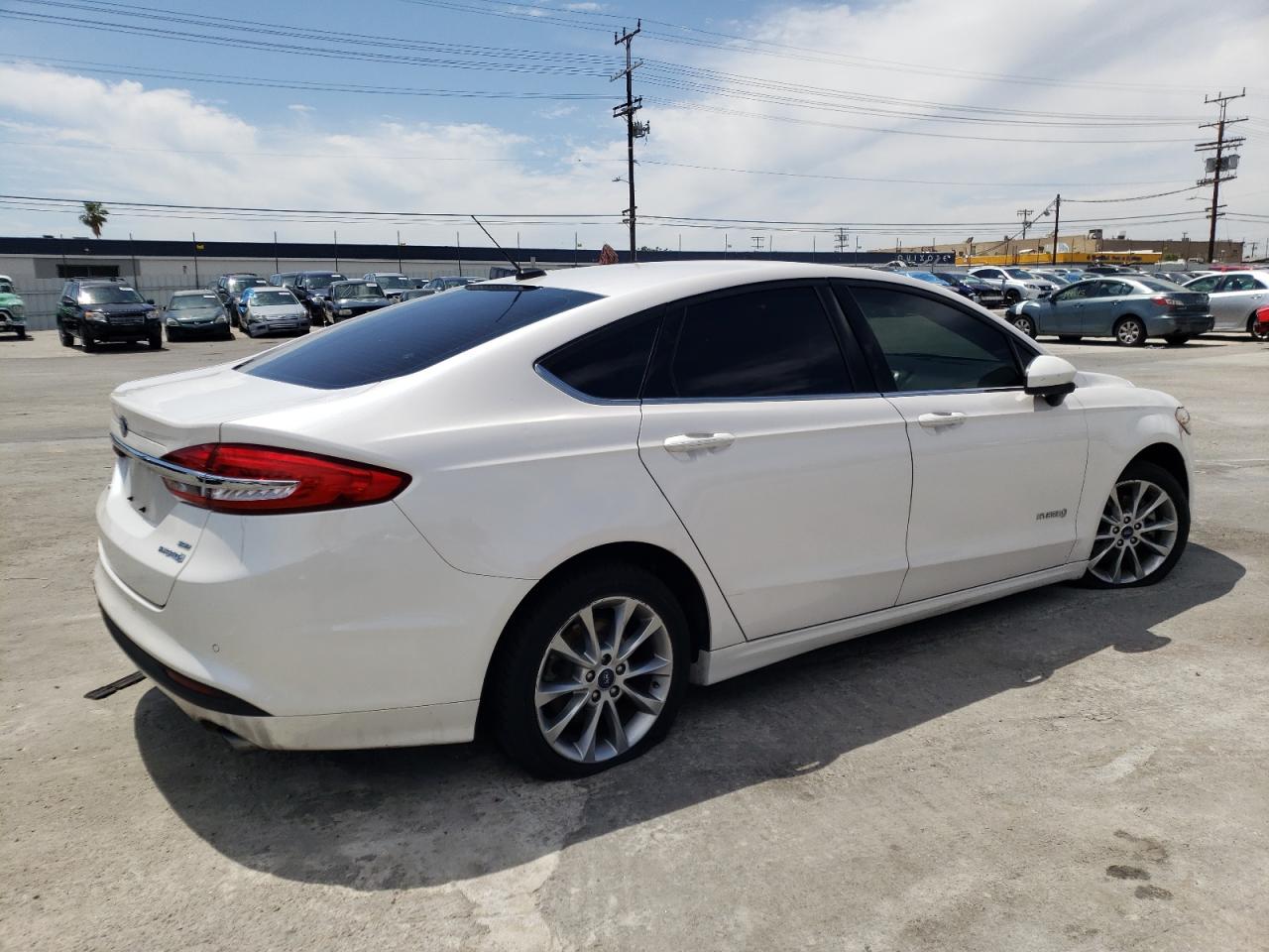 Photo 4 from auction – 2017 FORD FUSION SE with VIN 3FA6P0LU1HR252765