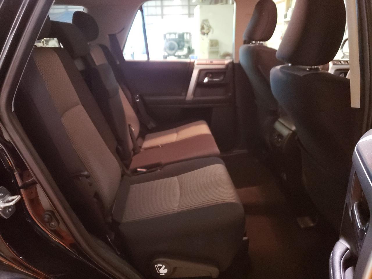 Photo 6 from auction – 2021 TOYOTA 4RUNNER SR with VIN JTEMU5JR9M5853761