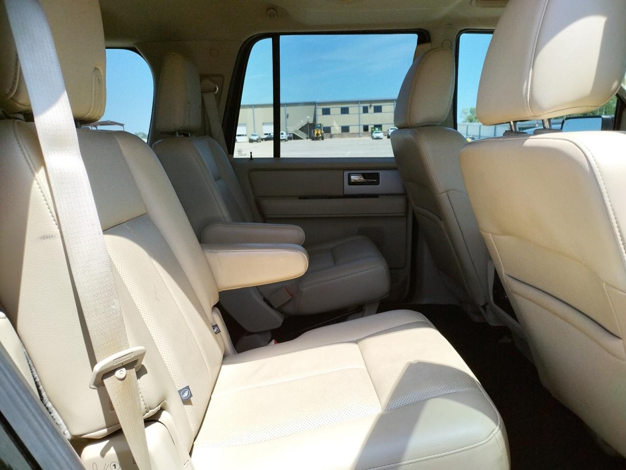 Photo 6 from auction – 2017 FORD EXPEDITION with VIN 1FMJU2AT6HEA32846