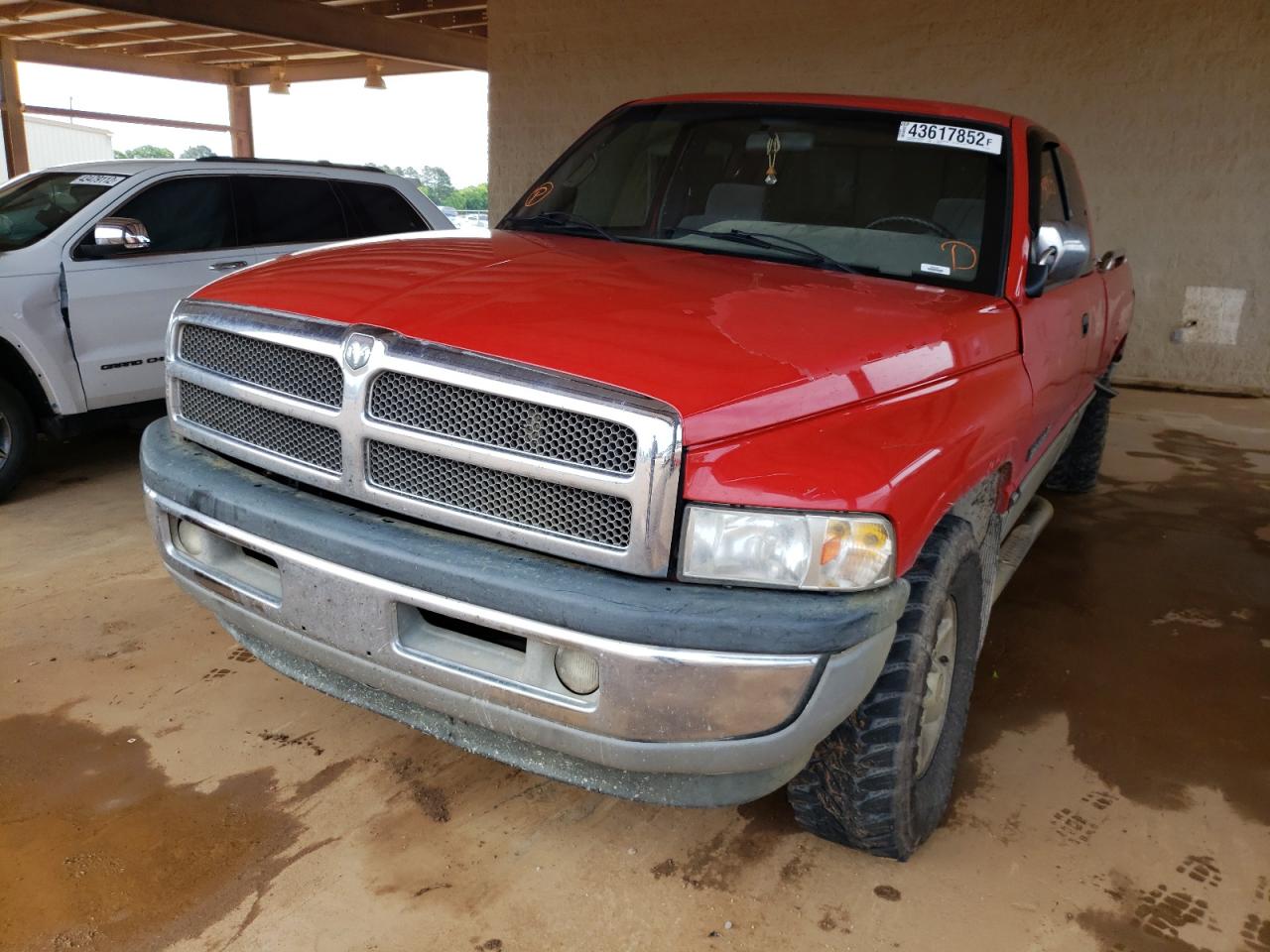 Photo 2 from auction – 1996 DODGE RAM 1500 with VIN 3B7HF13Y1TG180937