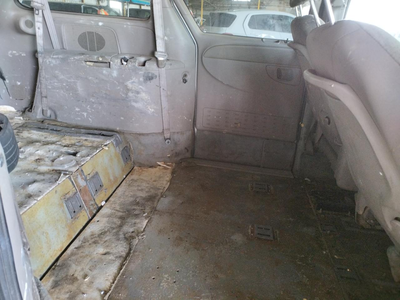 Photo 6 from auction – 2003 DODGE GRAND CARA with VIN 2D4GP44303R153920