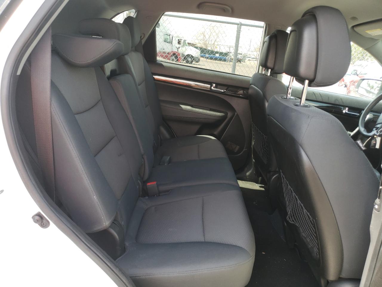 Photo 6 from auction – 2013 KIA SORENTO LX with VIN 5XYKTCA62DG422517