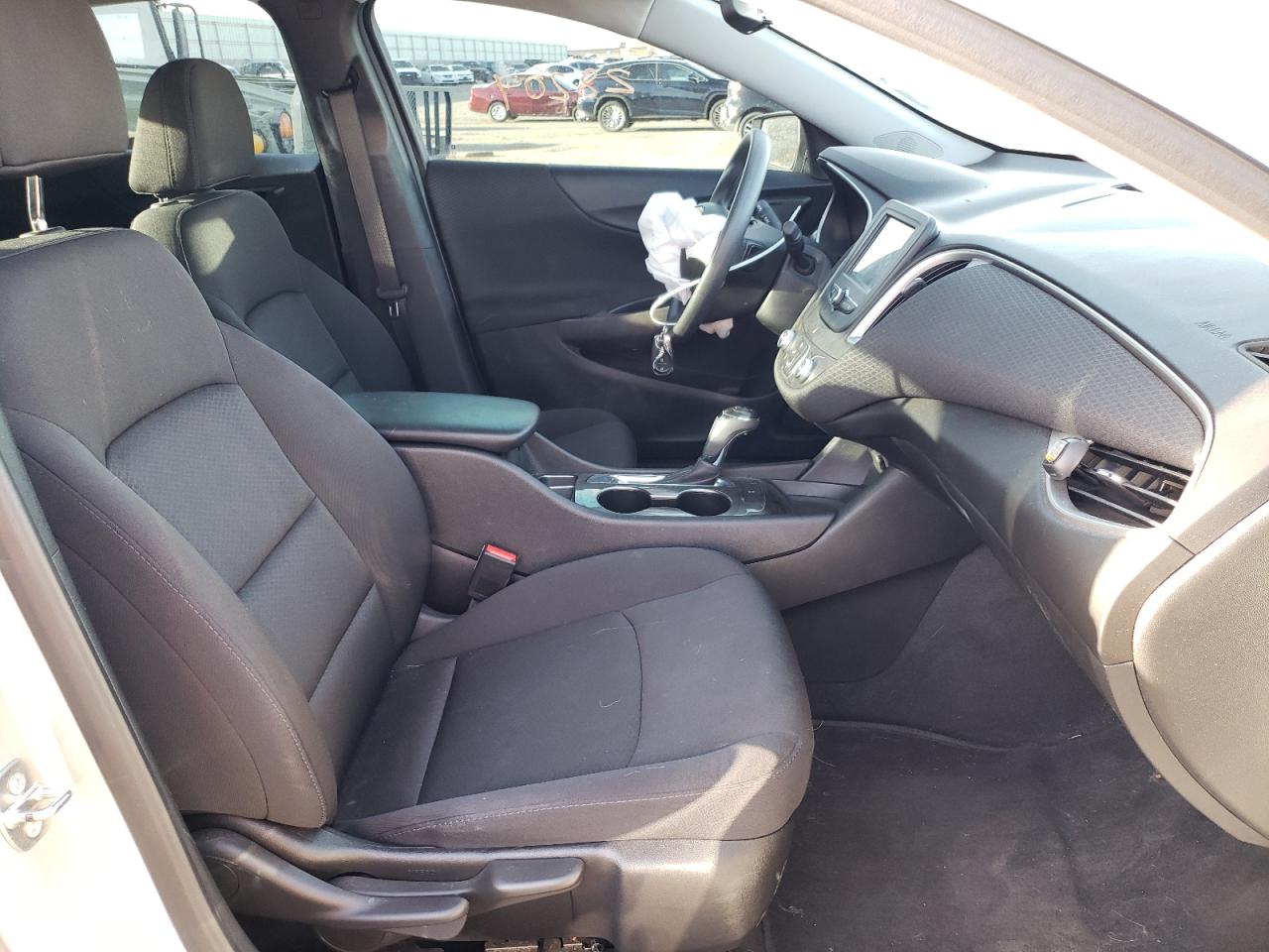 Photo 5 from auction – 2018 CHEVROLET MALIBU LS with VIN 1G1ZB5ST9JF163341