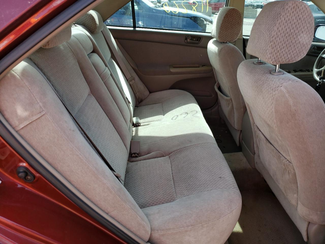 Photo 6 from auction – 2004 TOYOTA CAMRY LE with VIN 4T1BE32K74U264742