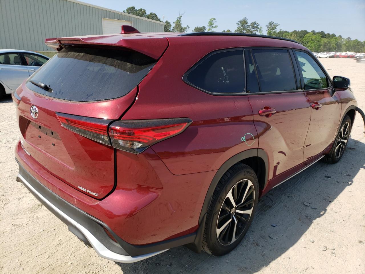 Photo 16 from auction – 2021 TOYOTA HIGHLANDER with VIN 5TDLZRBH6MS155861