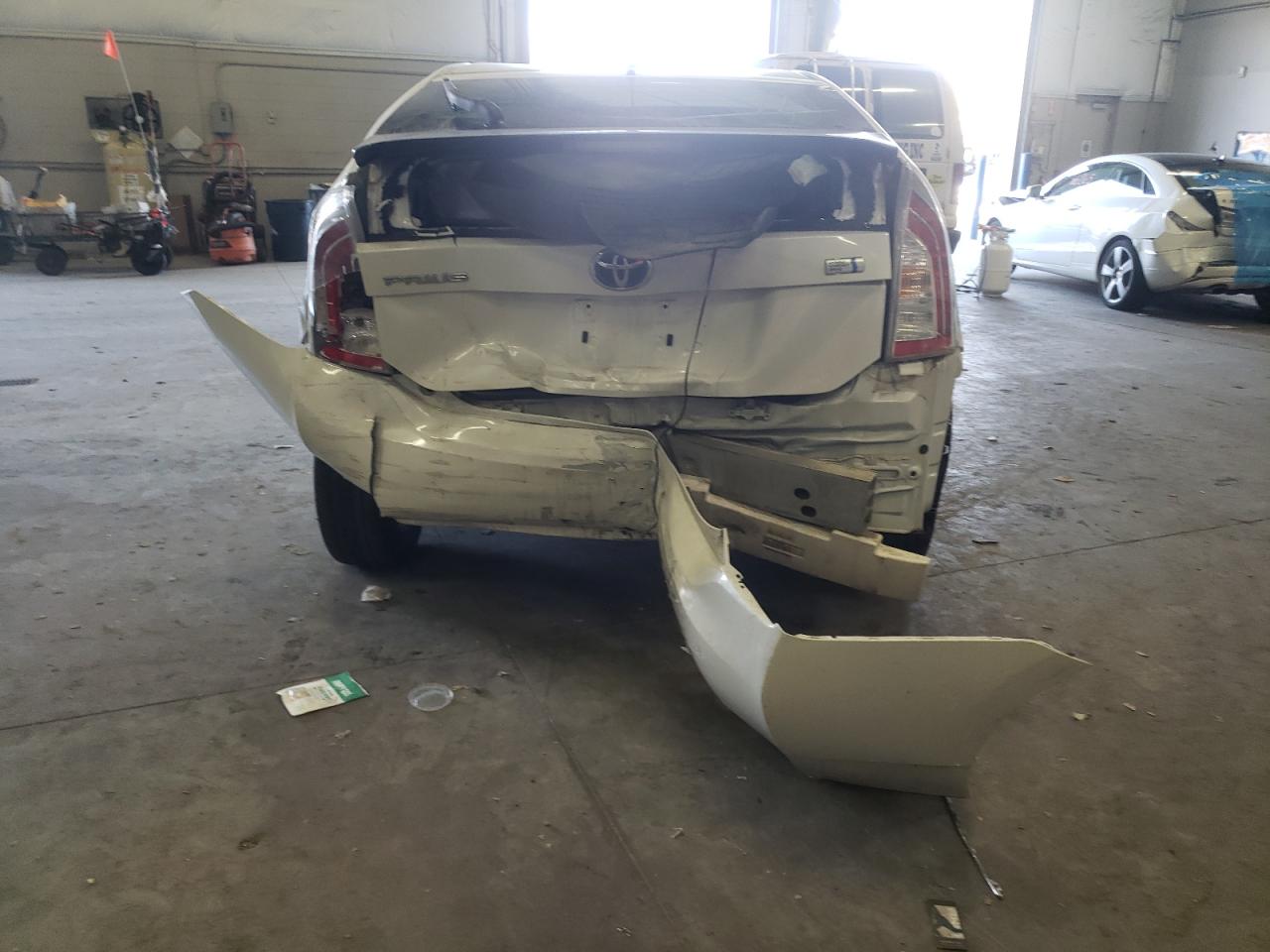 Photo 9 from auction – 2014 TOYOTA PRIUS with VIN JTDKN3DUXE0361199