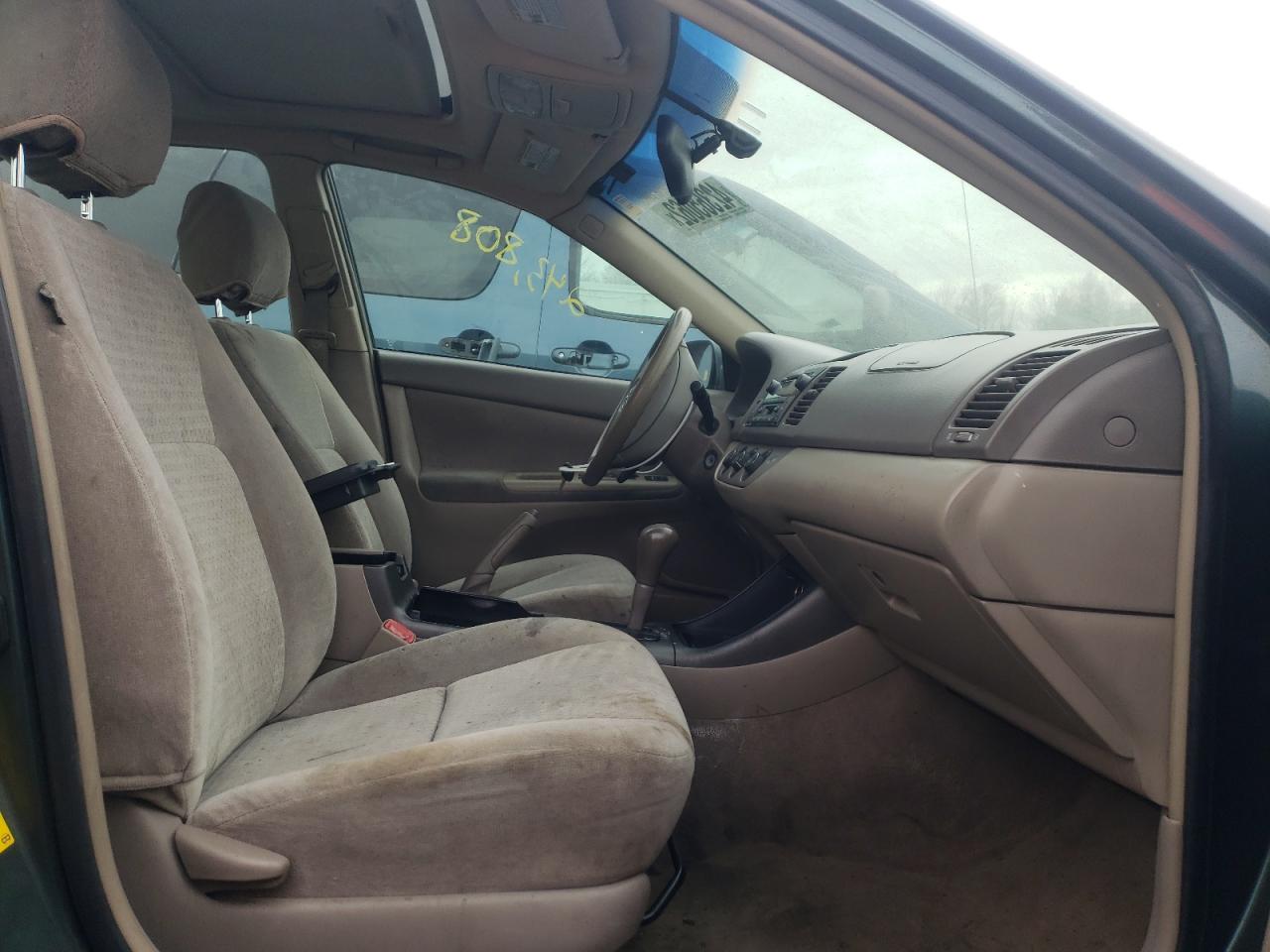 Photo 5 from auction – 2004 TOYOTA CAMRY LE with VIN 4T1BF30K34U075280