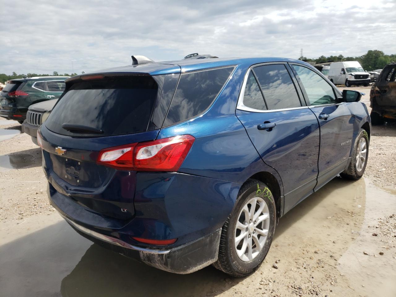 Photo 4 from auction – 2020 CHEVROLET EQUINOX LT with VIN 3GNAXKEV2LL327207