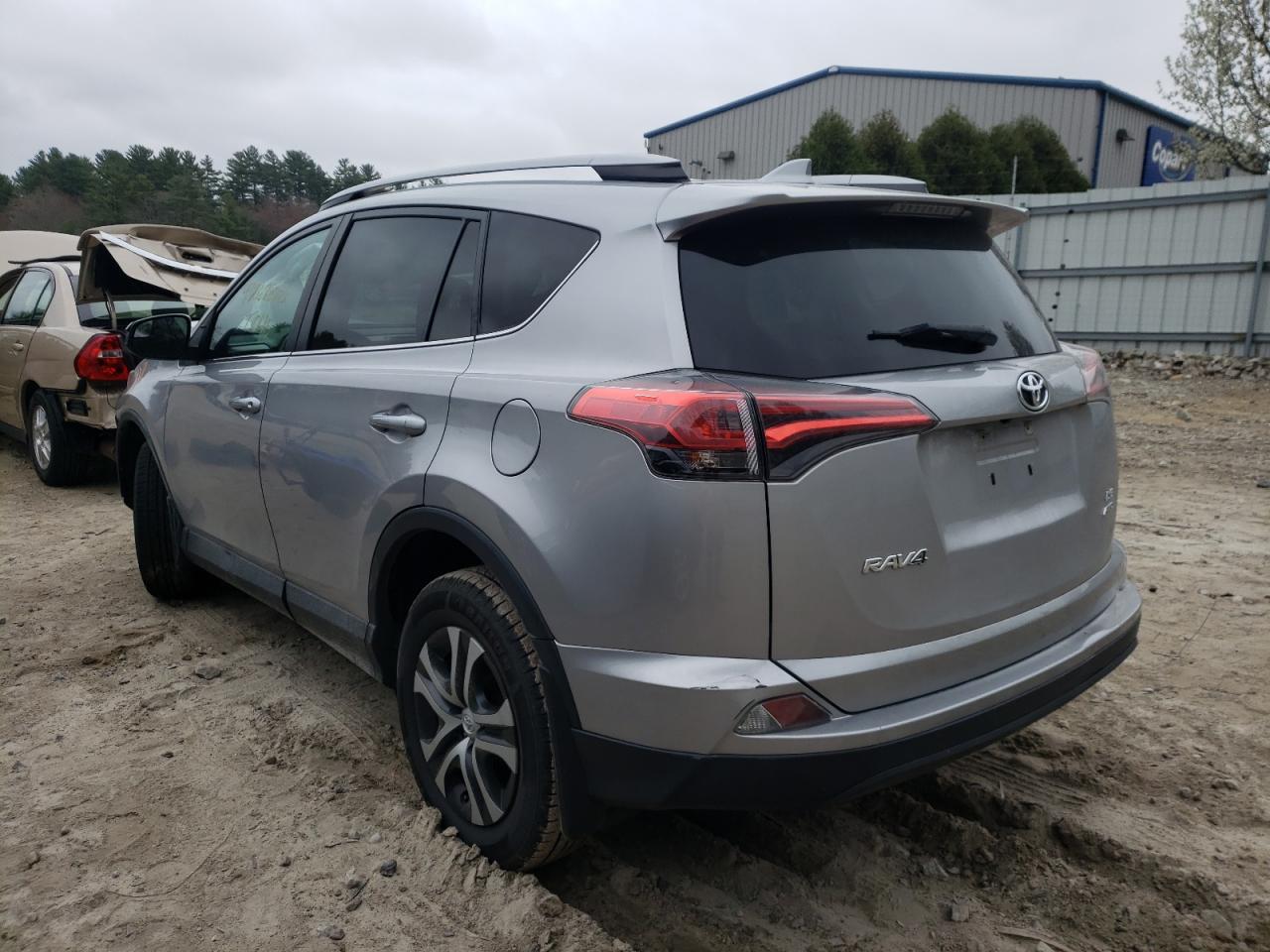Photo 3 from auction – 2017 TOYOTA RAV4 LE with VIN 2T3BFREV2HW611395