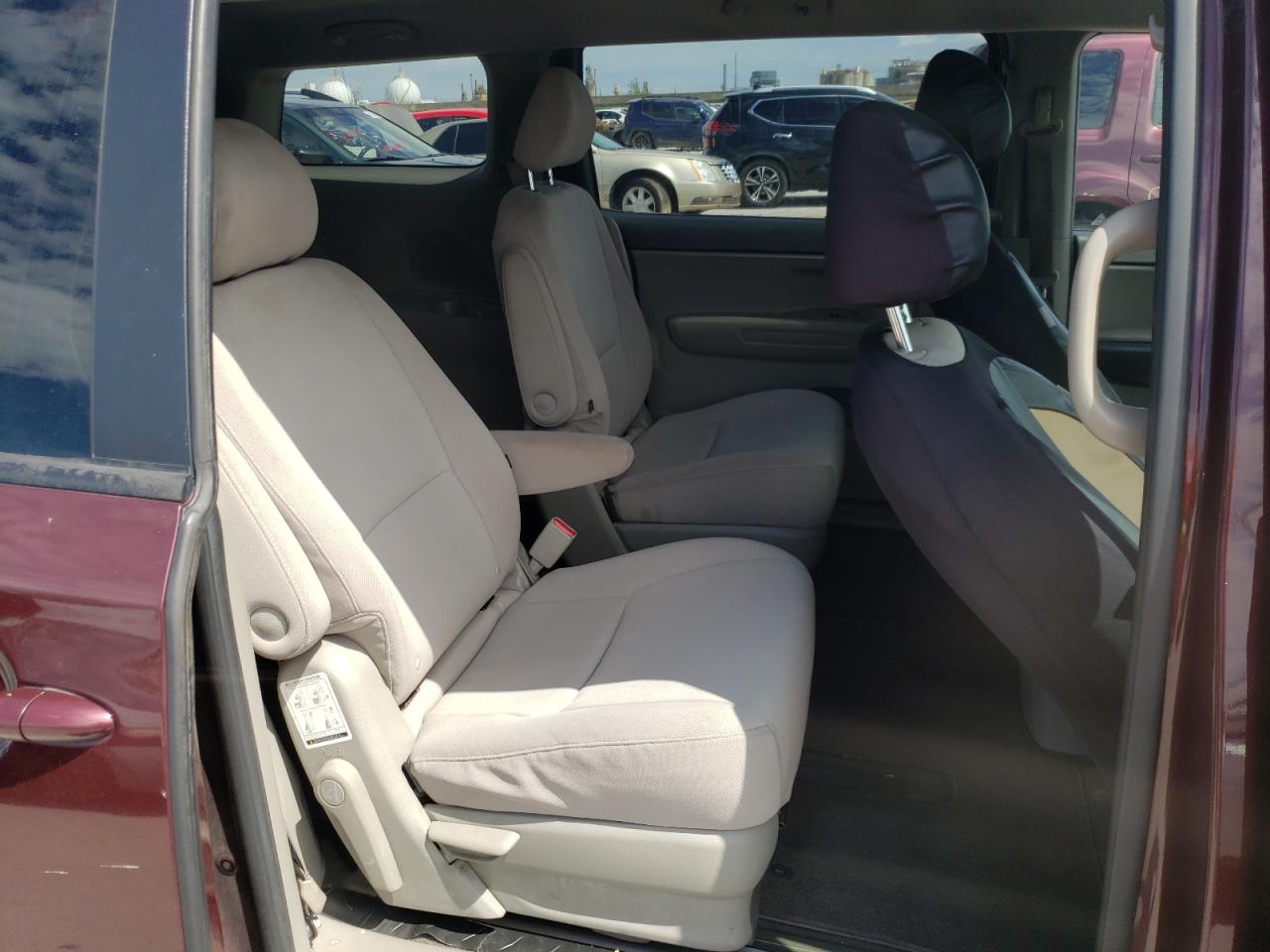 Photo 6 from auction – 2015 KIA SEDONA LX with VIN KNDMB5C15F6040190