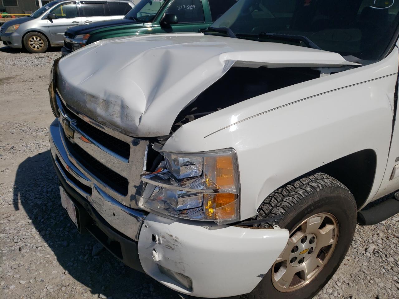 Photo 9 from auction – 2011 CHEVROLET SILVERADO with VIN 1GCRCSE08BZ229088
