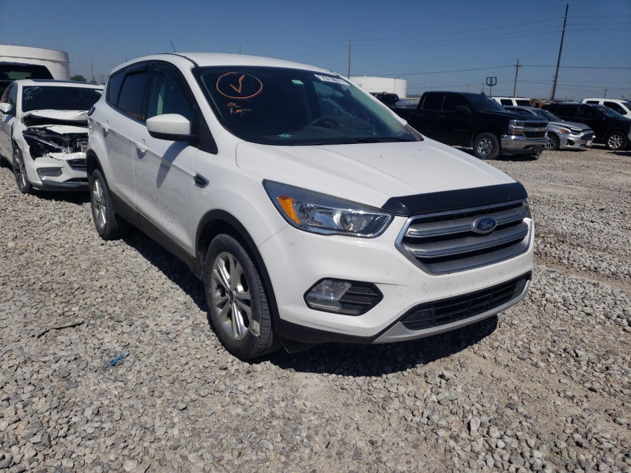 FORD ESCAPE SE 2017 with VIN 1FMCU0GD6HUD13077 - Photo from auction