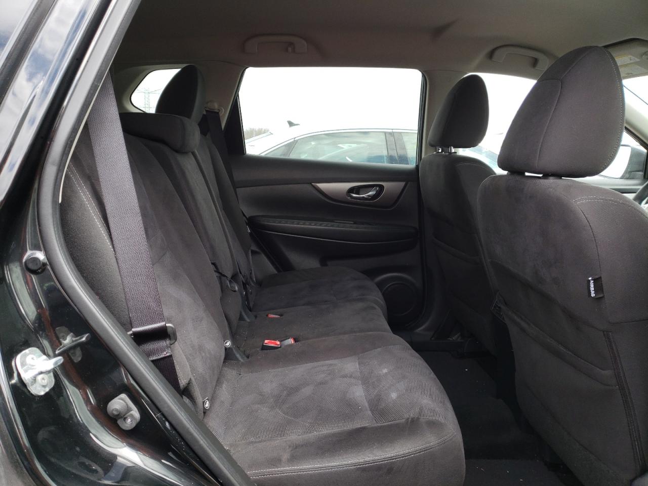 Photo 6 from auction – 2016 NISSAN ROGUE S with VIN KNMAT2MT1GP594885