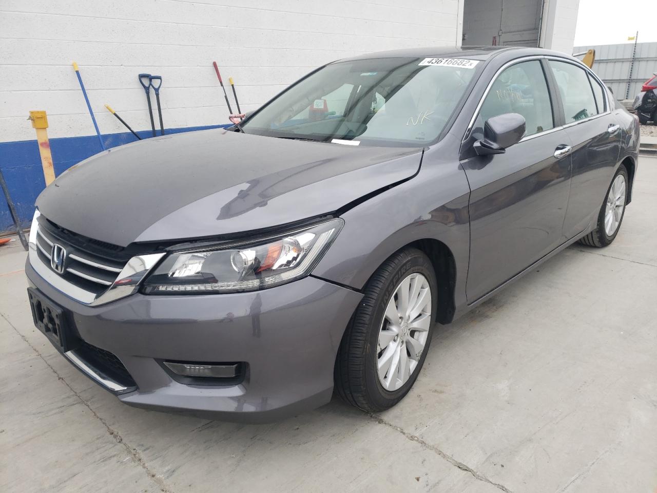 Photo 2 from auction – 2015 HONDA ACCORD EX with VIN 1HGCR2F79FA006189