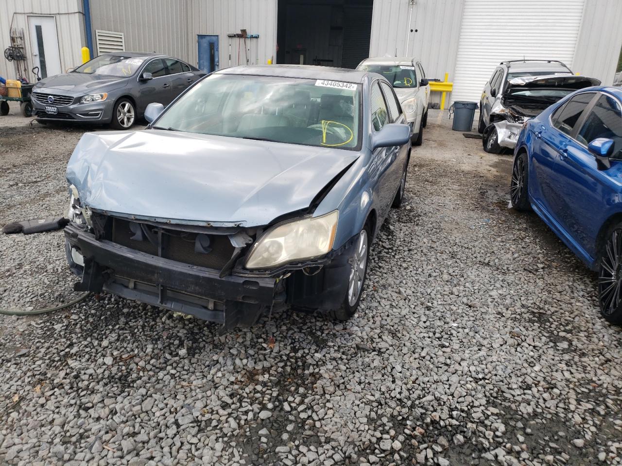 Photo 2 from auction – 2005 TOYOTA AVALON with VIN 4T1BK36B35U058239