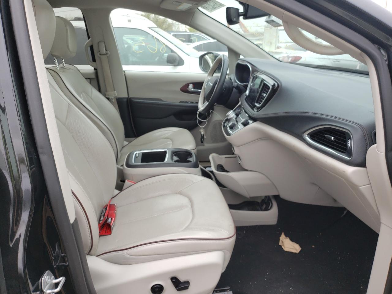 Photo 5 from auction – 2020 CHRYSLER PACIFICA L with VIN 2C4RC1GG3LR171441