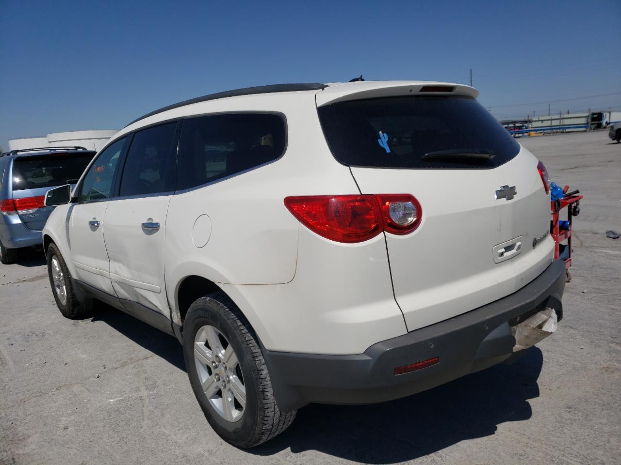 Photo 3 from auction – 2010 CHEVROLET TRAVERSE L with VIN 1GNLRGEDXAJ208350