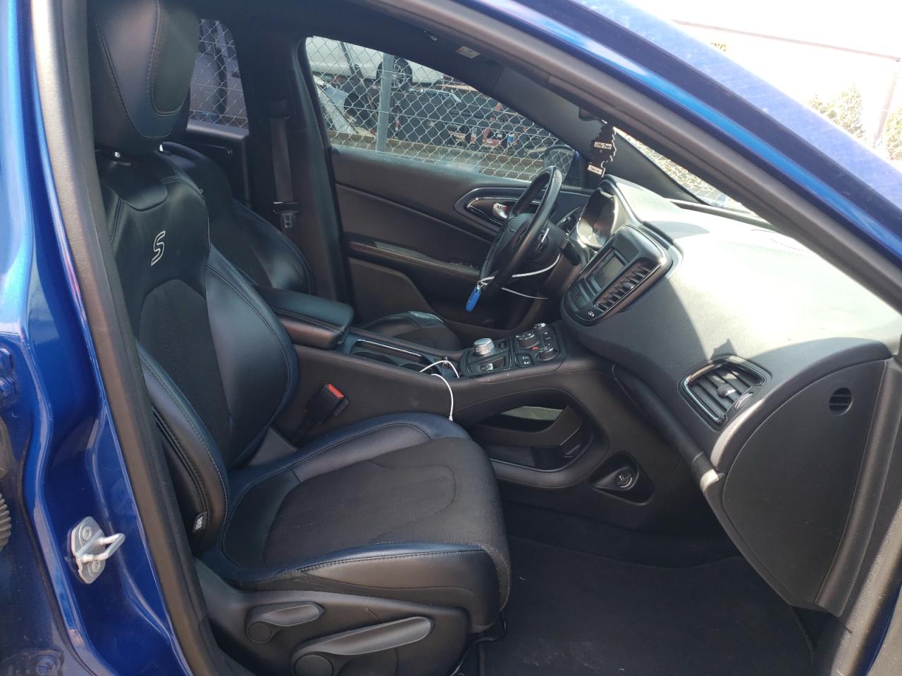 Photo 5 from auction – 2015 CHRYSLER 200 S with VIN 1C3CCCDGXFN736473