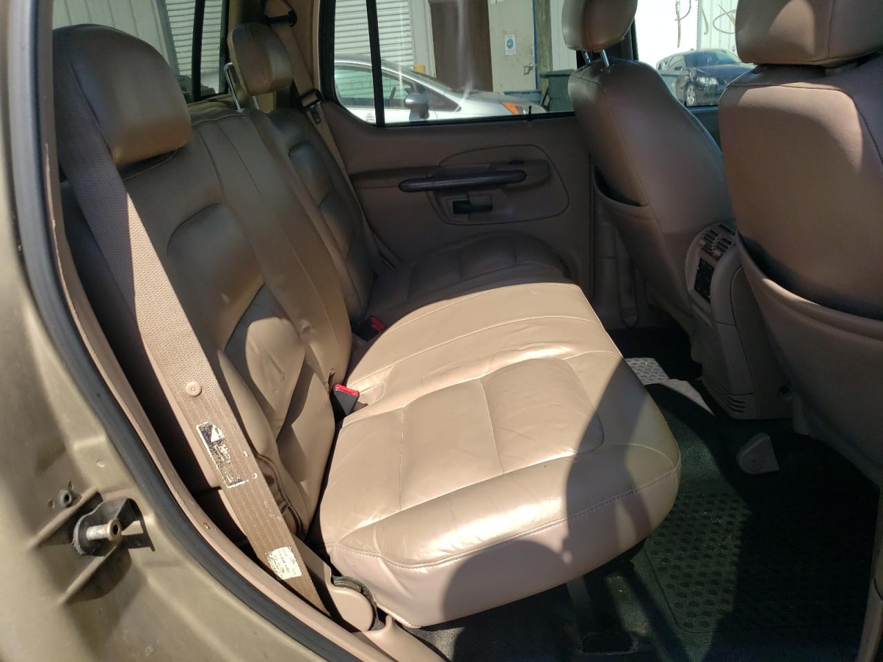 Photo 6 from auction – 2001 FORD EXPLORER S with VIN 1FMZU67E51UA21920