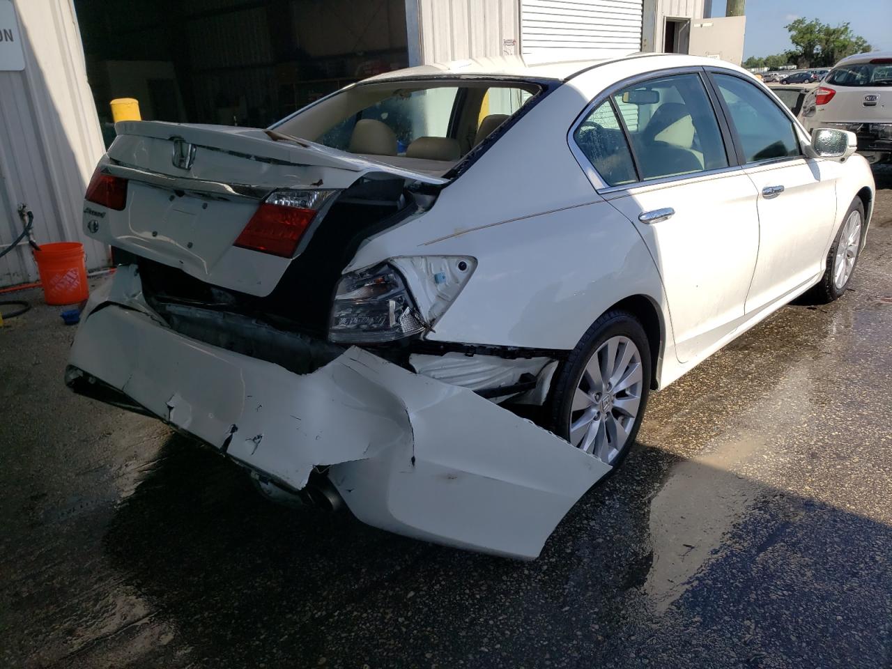 Photo 4 from auction – 2014 HONDA ACCORD EXL with VIN 1HGCR2F86EA231841