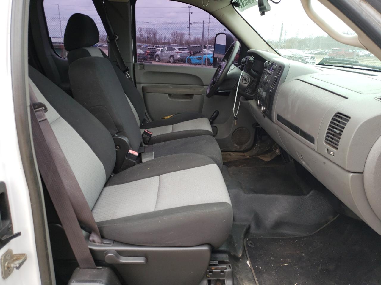 Photo 5 from auction – 2011 CHEVROLET SILVERADO with VIN 1GCRCPE00BZ419528