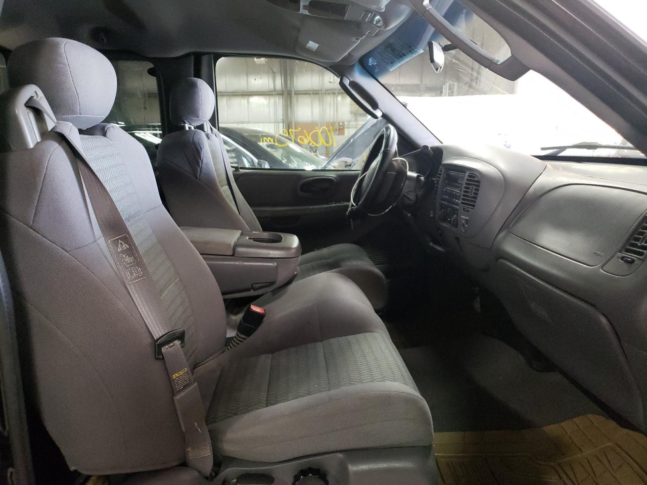 Photo 5 from auction – 2003 FORD F150 with VIN 2FTRX18L83CA15995