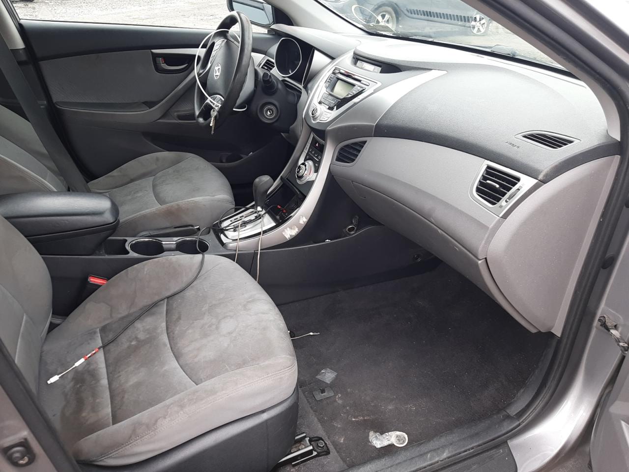 Photo 5 from auction – 2011 HYUNDAI ELANTRA GL with VIN KMHDH4AE4BU148168
