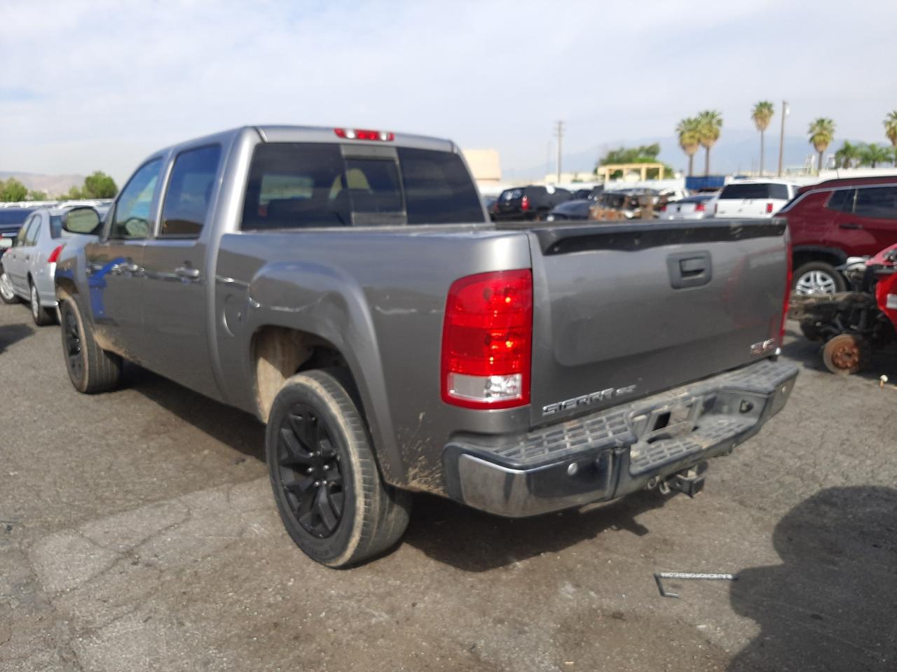 Photo 3 from auction – 2007 GMC NEW SIERRA with VIN 2GTEC13J071557562