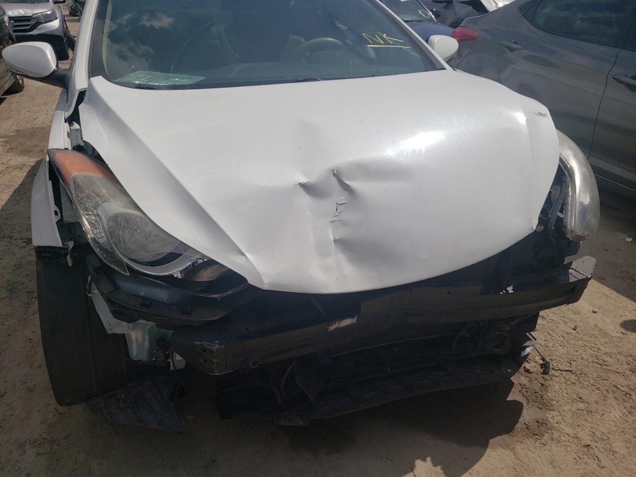 Photo 9 from auction – 2012 HYUNDAI ELANTRA with VIN 5NPDH4AE1CH082615
