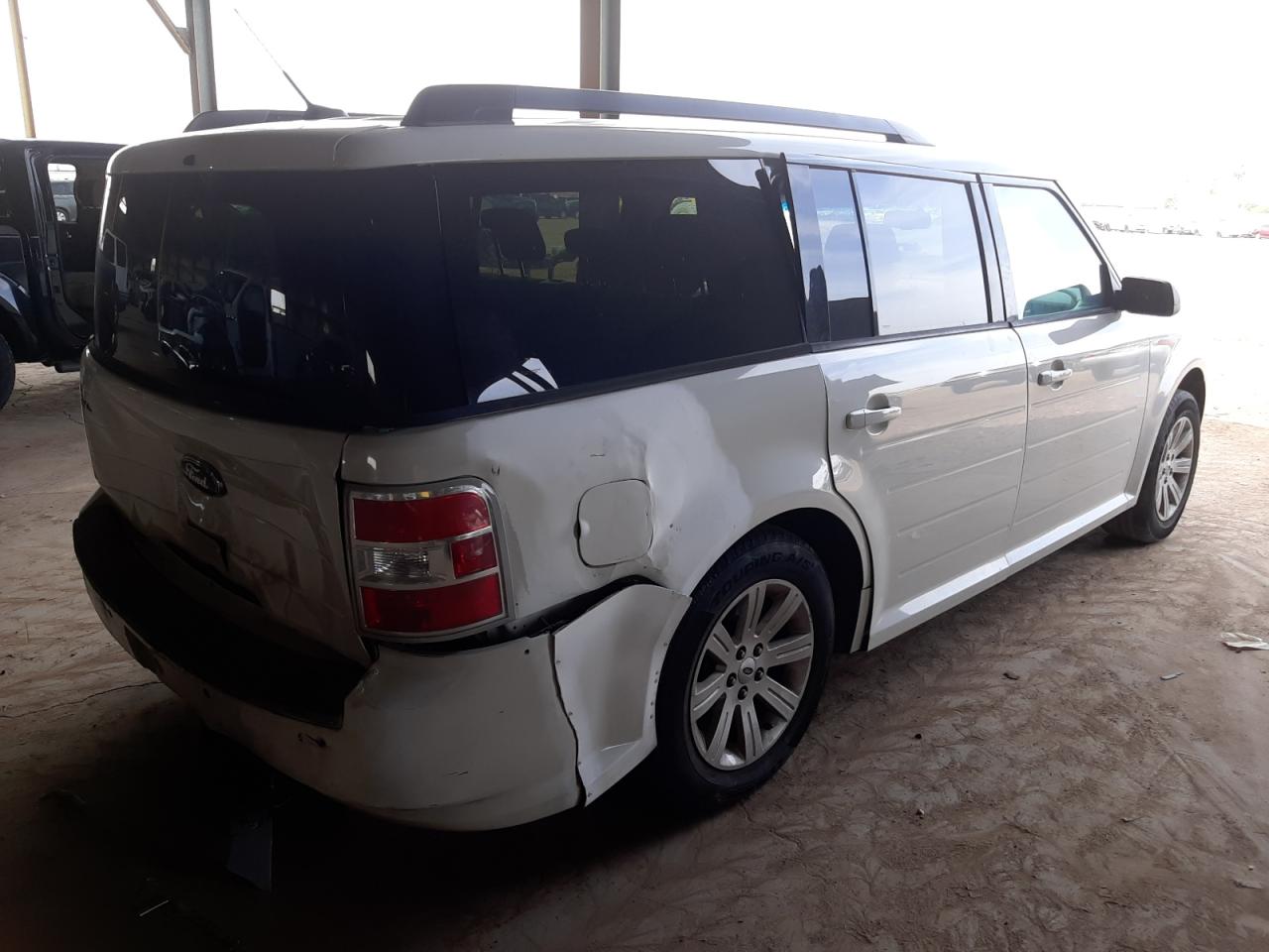 Photo 4 from auction – 2011 FORD FLEX SE with VIN 2FMGK5BC2BBD12766