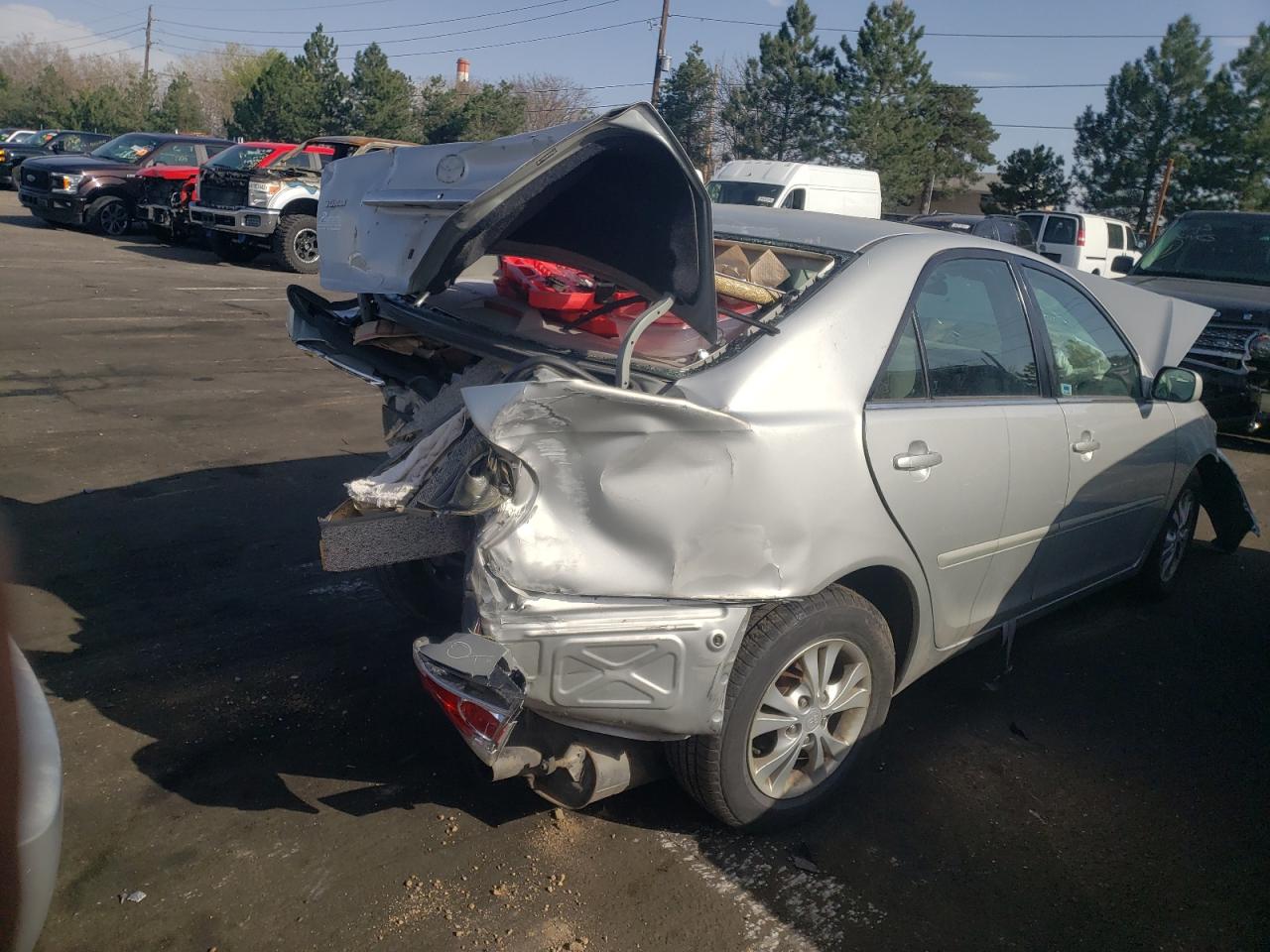 Photo 4 from auction – 2005 TOYOTA CAMRY LE with VIN 4T1BF32K95U094303