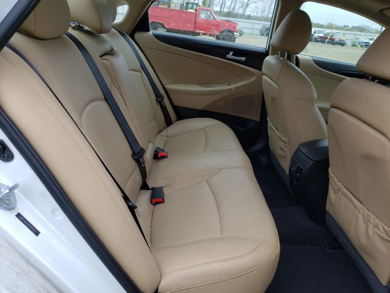 Photo 6 from auction – 2014 HYUNDAI SONATA SE with VIN 5NPEC4AC0EH835913