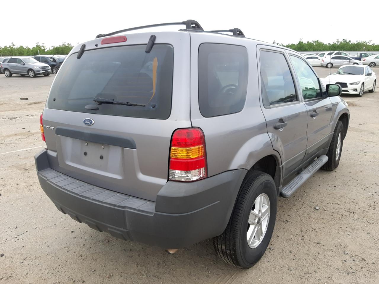 Photo 4 from auction – 2007 FORD ESCAPE XLS with VIN 1FMCU02Z17KA07806